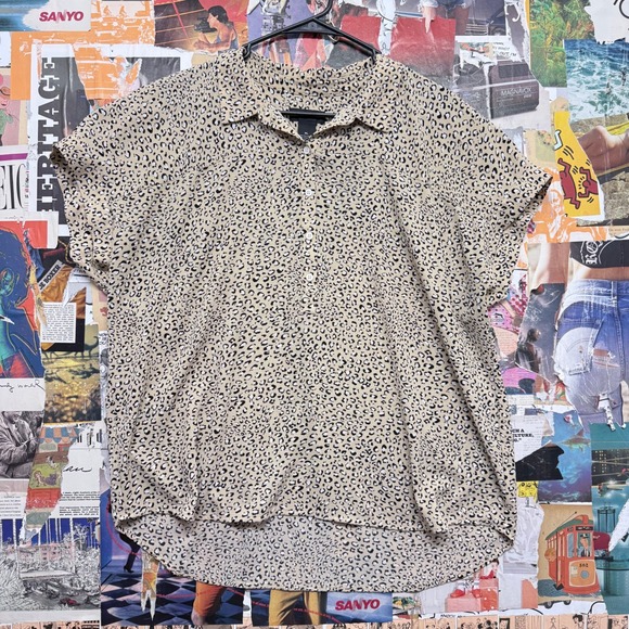 Investments Tops - INVESTMENTS Womens XL Leopard Print Button Up Short‎ Sleeve Collared Shirt Top
